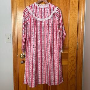 Lanz of Salzburg flannel hearts nightgown